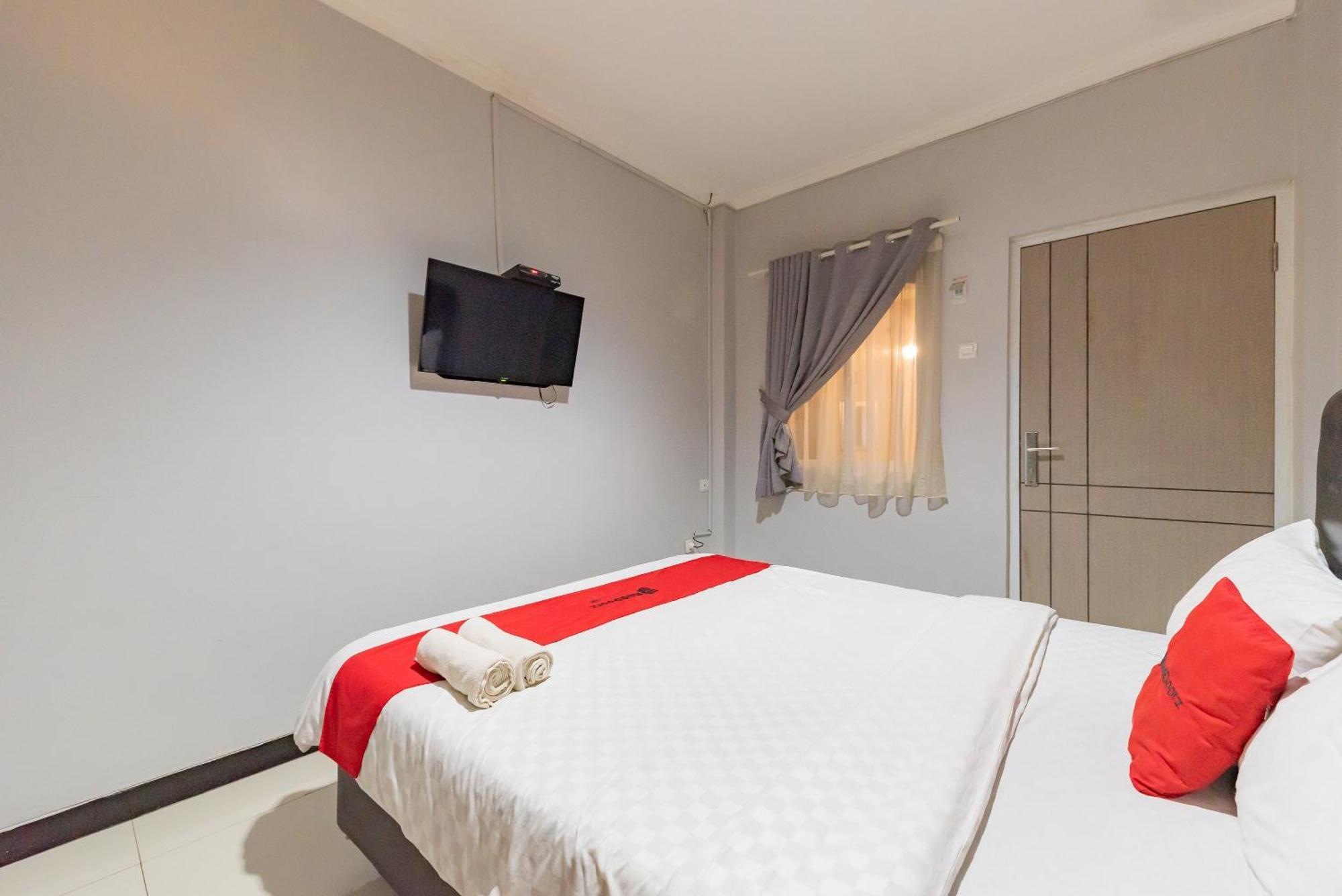 Reddoorz Near Botani Square Mall Bogor Kültér fotó